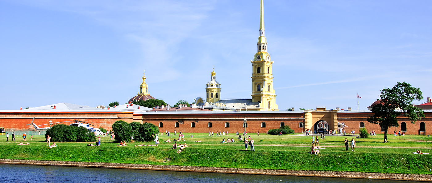 Hubschrauberrundflüge über St. Petersburg, Rußland Hubschrauberrundflüge über St. Petersburg, Russland